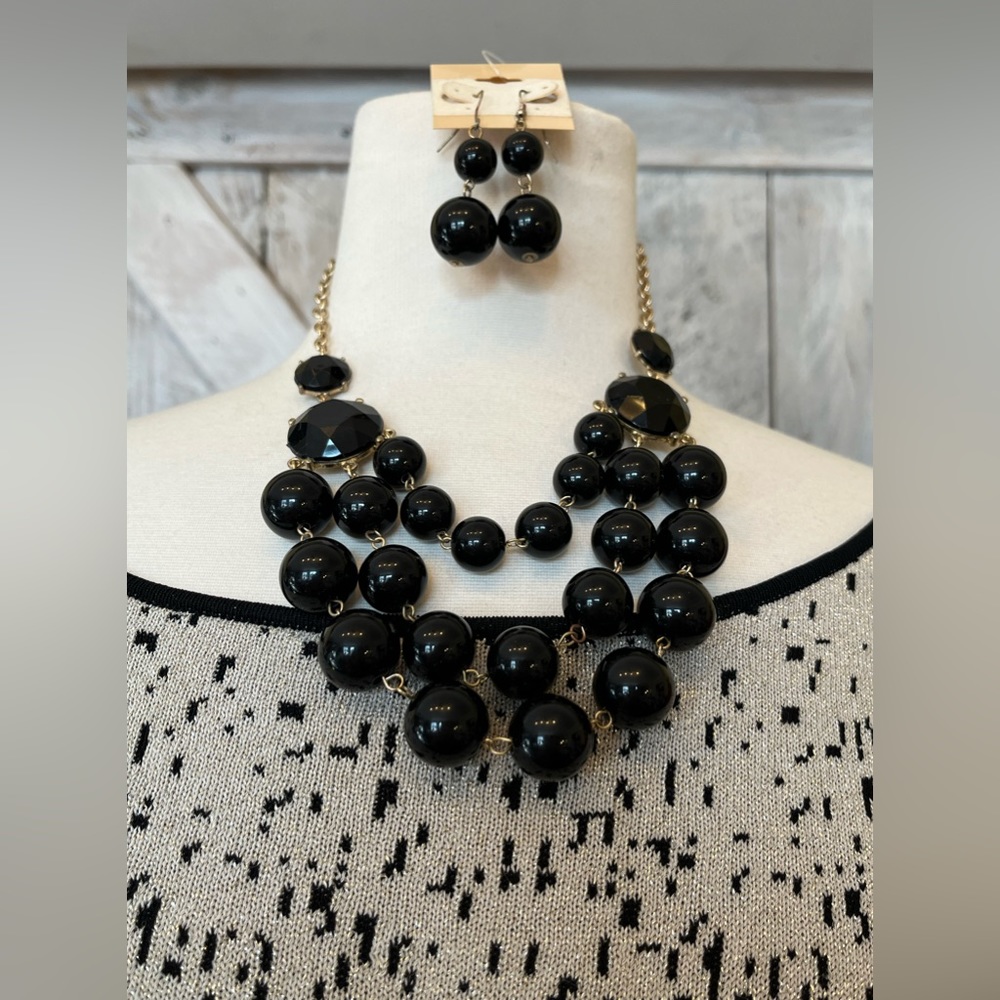 18” Black Multi Tier Chunky Acrylic Bead Goldtone Necklace Set Earring Included